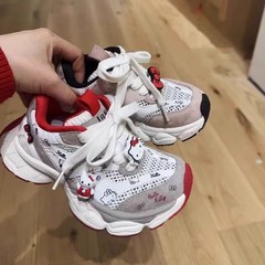 女の子スポーツシューズ2025春の新しい子供靴男の子ネット通気カジュアル靴お父さん靴ランニング靴