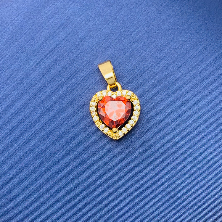 百種類のペンダントは心のままにファッションの経典を配合します。カップルの美しいペンダントは親友のアクセサリーを送ります。