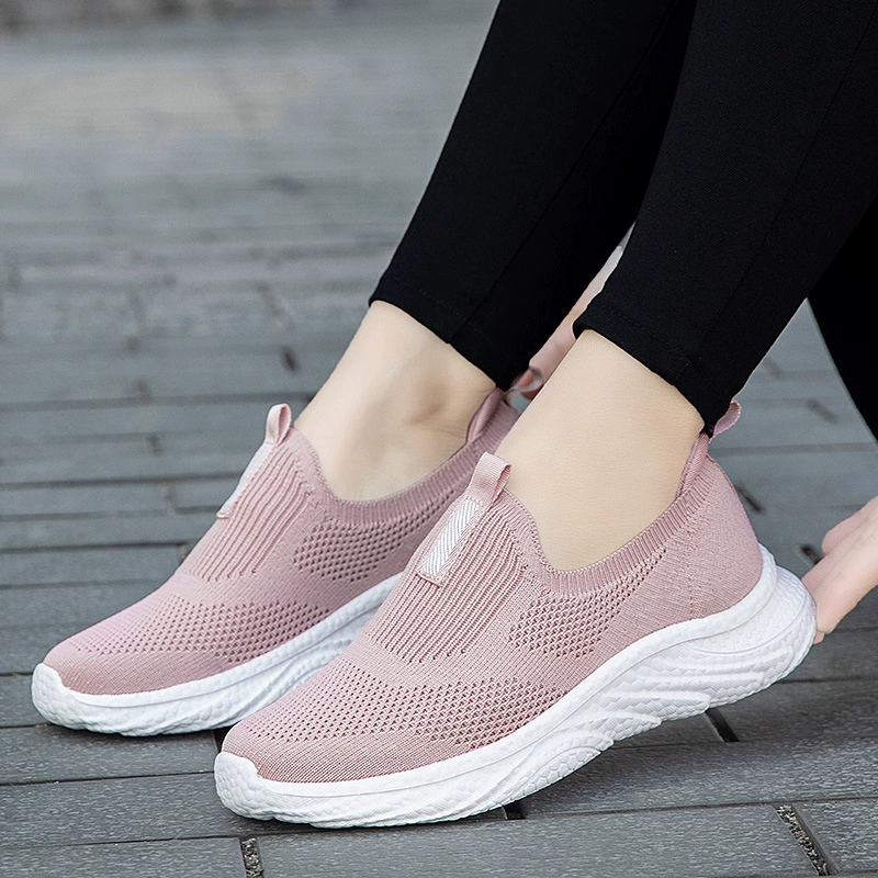 Летние туфли для пожилых людей, женская легкая и дышащая обувь для мам, мягкая подошва, повседневная прогулочная обувь для мужчин среднего и пожилого возраста.