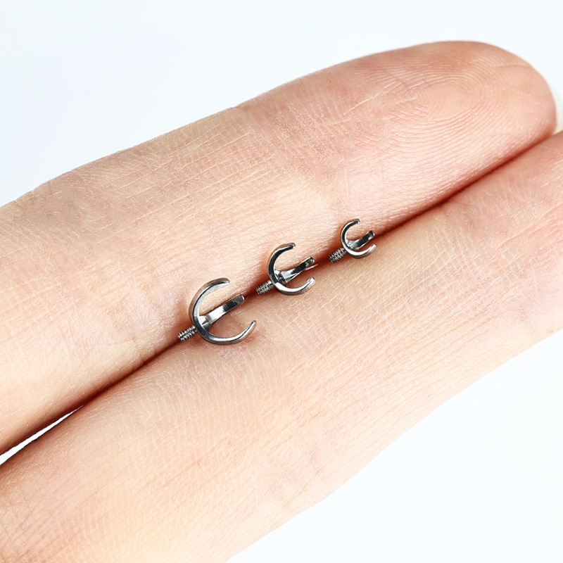16G labret stud size and finish detail