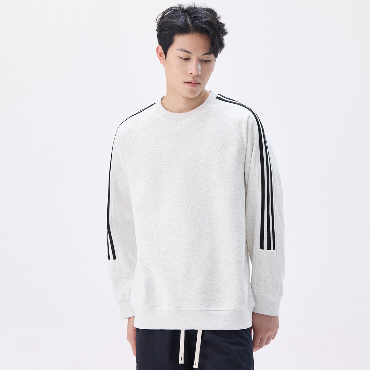 Autumn and Winter New Striped Round Neck Sweatshirt for Men, Loose Comfortable Casual Couple Style