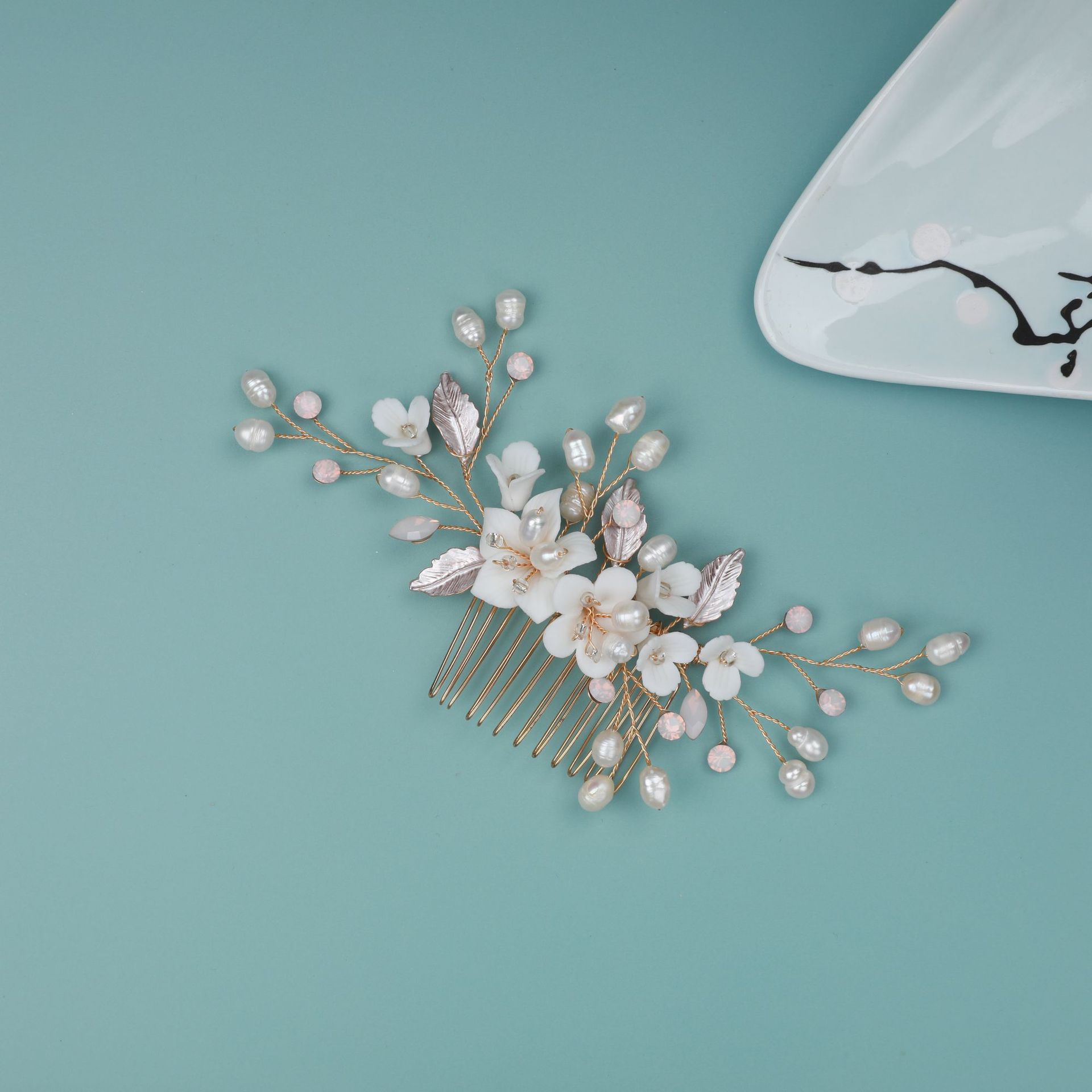 Korean-style floral hair comb handmade with pearl ceramic, ancient Chinese fashion hair accessory for wedding photoshoot, New Year headpiece