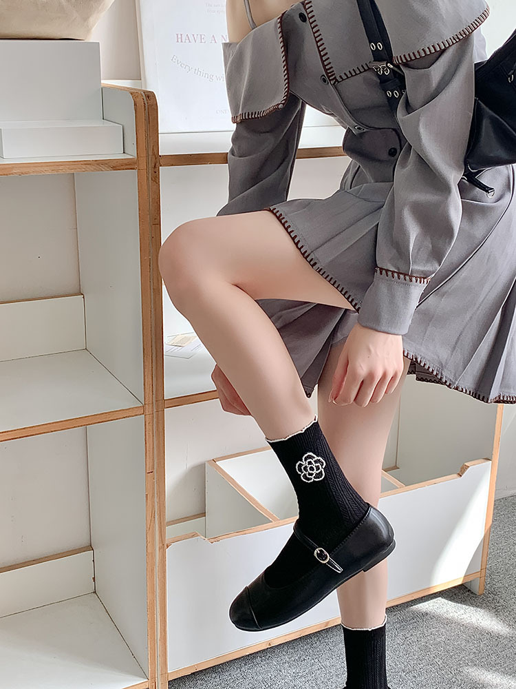 Calzini Camellia a metà polpaccio per donna, Bamboo Classic nero e bianco, Calzini corti in cotone pettinato con pizzo per bambina, Piccoli_voghion.com