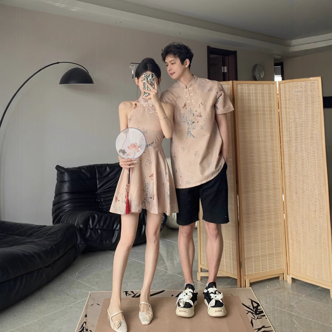 GUOFENG 커플의 여름 새로운 골동품 목 교수형 목 개선 된 버클 원피스 컬러 우아한 사이버 연예인 반팔 셔츠