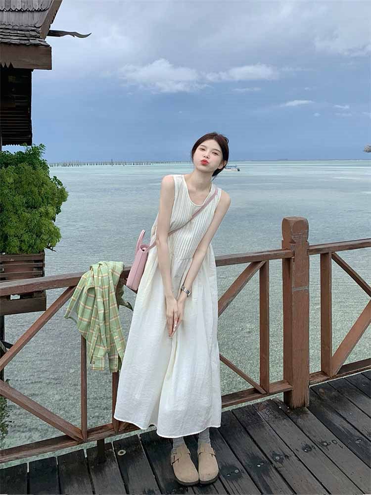 温柔奶白色无袖背心连衣裙那边2024夏季设计感海边度假仙女长裙潮