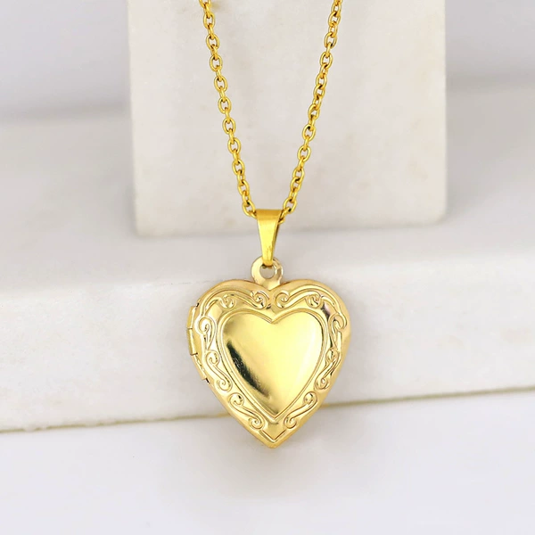 Golden necklace heart shaped, 20mm