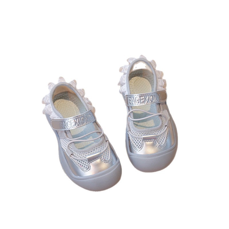 Sandalias de ballet para niñas 2025 verano nuevos zapatos de red individuales deportivos casuales para niños zapatos de princesa de suela blanda