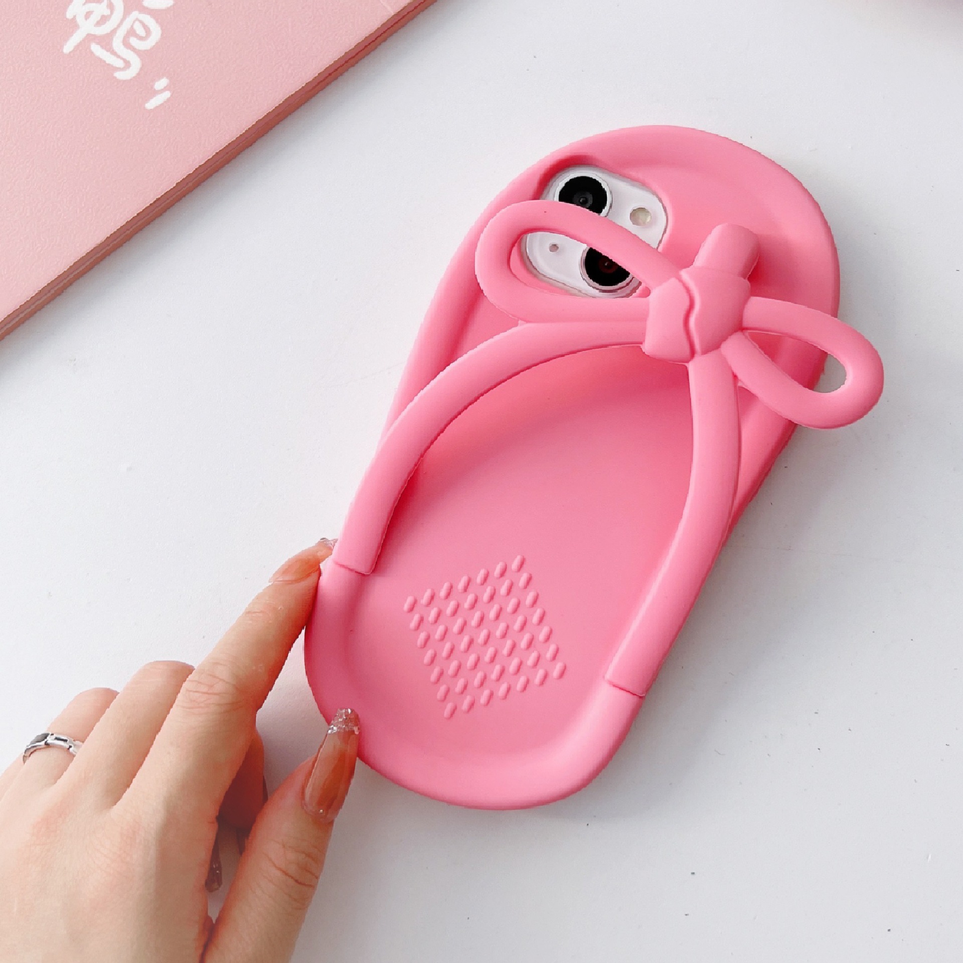 Bow shaped slippers suitable for Apple iPhone 11/12/13Pro Max/14pro Max silicone phone case_voghion.com