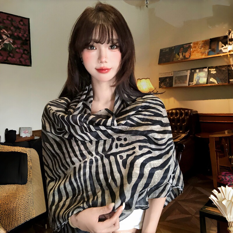 Zebra-pattern vintage large square scarf for women, summer artistic cotton-linen scarf, sun-protective thin linen silk scarf, breathable gauze shawl Zebra-pattern vintage large square scarf for women, summer artistic cotton-linen scarf, sun-protective thin linen silk scarf, breathable gauze shawl