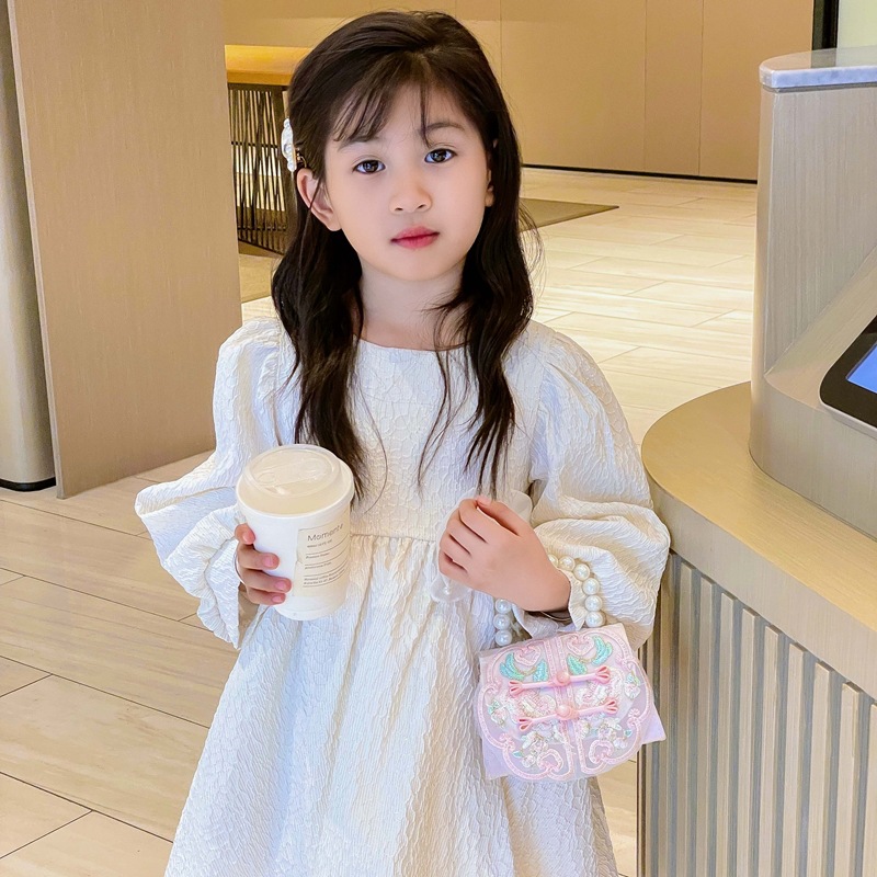Bolsas de comercio exterior transfronterizas para niños retro estilo nacional botón bolsas de hombro para niños perlas dulces bolsas de mano para hombres y mujeres