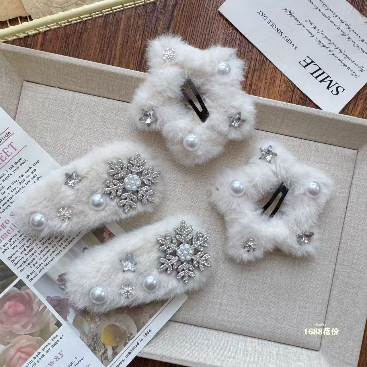Autumn and Winter Atmosphere Pure White Plush Snowflake Hairpin Bb Clip for Women, Sweet and Cute Versatile Hair Clip Side Clip Hair Accessory