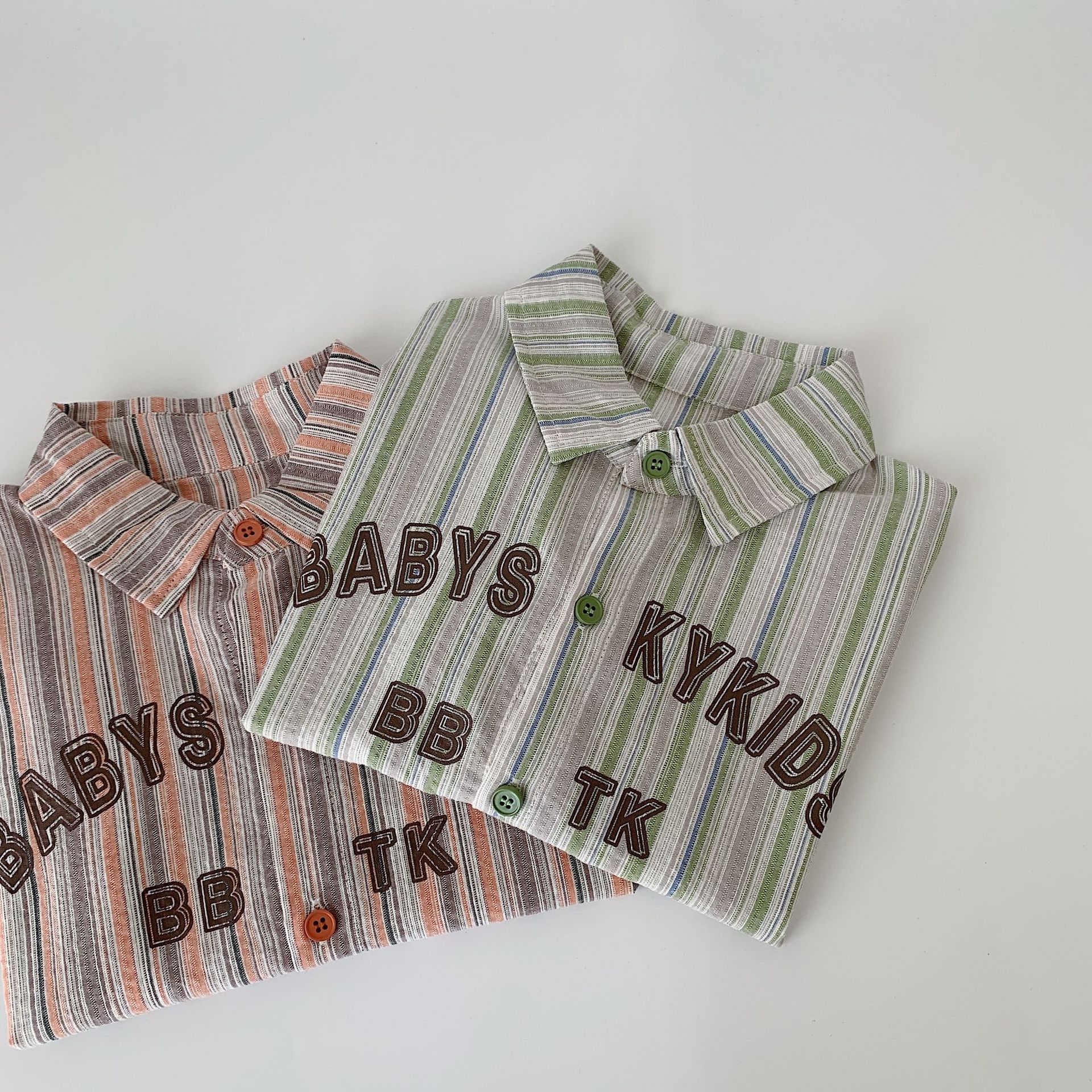 Camisa de manga corta para niños Maibao a rayas 2025 verano nuevo estilo ropa para niños coreanos estilo occidental ropa para hombres para niños al por mayor