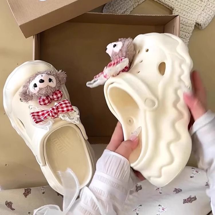 Thick-Soled Height-Increasing Cute Cartoon Shirley Rose Clogs for Women 2025 Summer Fashion Versatile Comfortable Closed-Toe Slippers