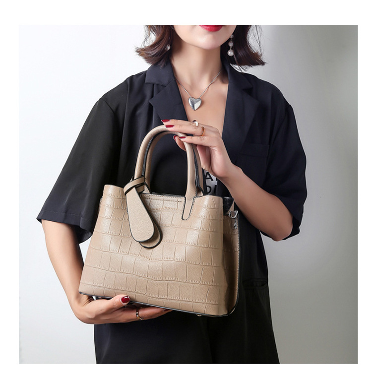 Women's Medium Pu Leather Crocodile Fashion Ornament Square Zipper Bag Sets display picture 27