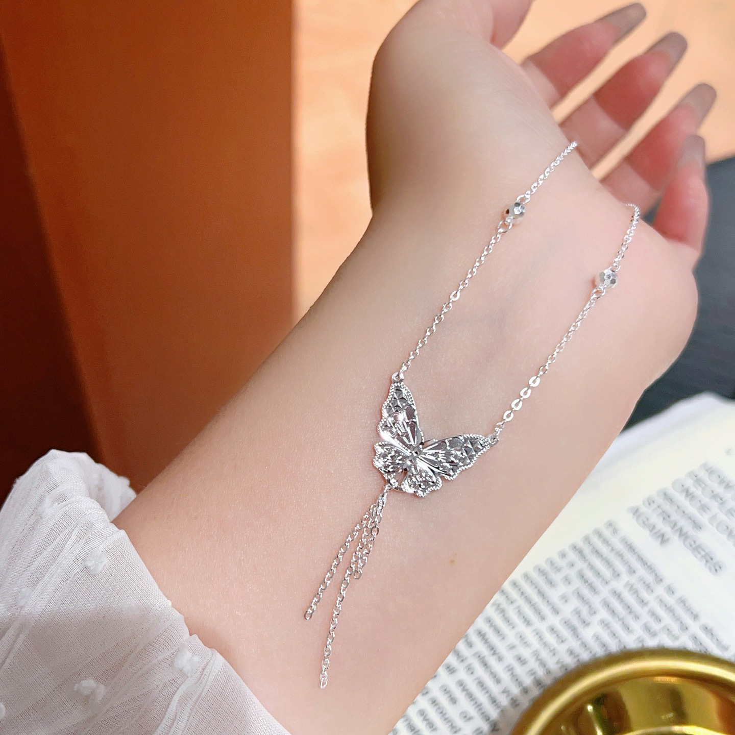 S999 plata esterlina mariposa flange collar de cuatro hojas diseño de nicho femenino de alta calidad lujo ligero cadena de clavícula para regalar a su novia