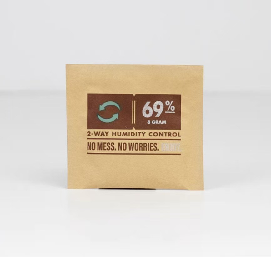 Bolsas hidratantes de cigarros portátiles pequeñas y húmedas de hojas de tabaco importadas más vendidas, un paquete de 8 / 60 gramos es fácil de usar