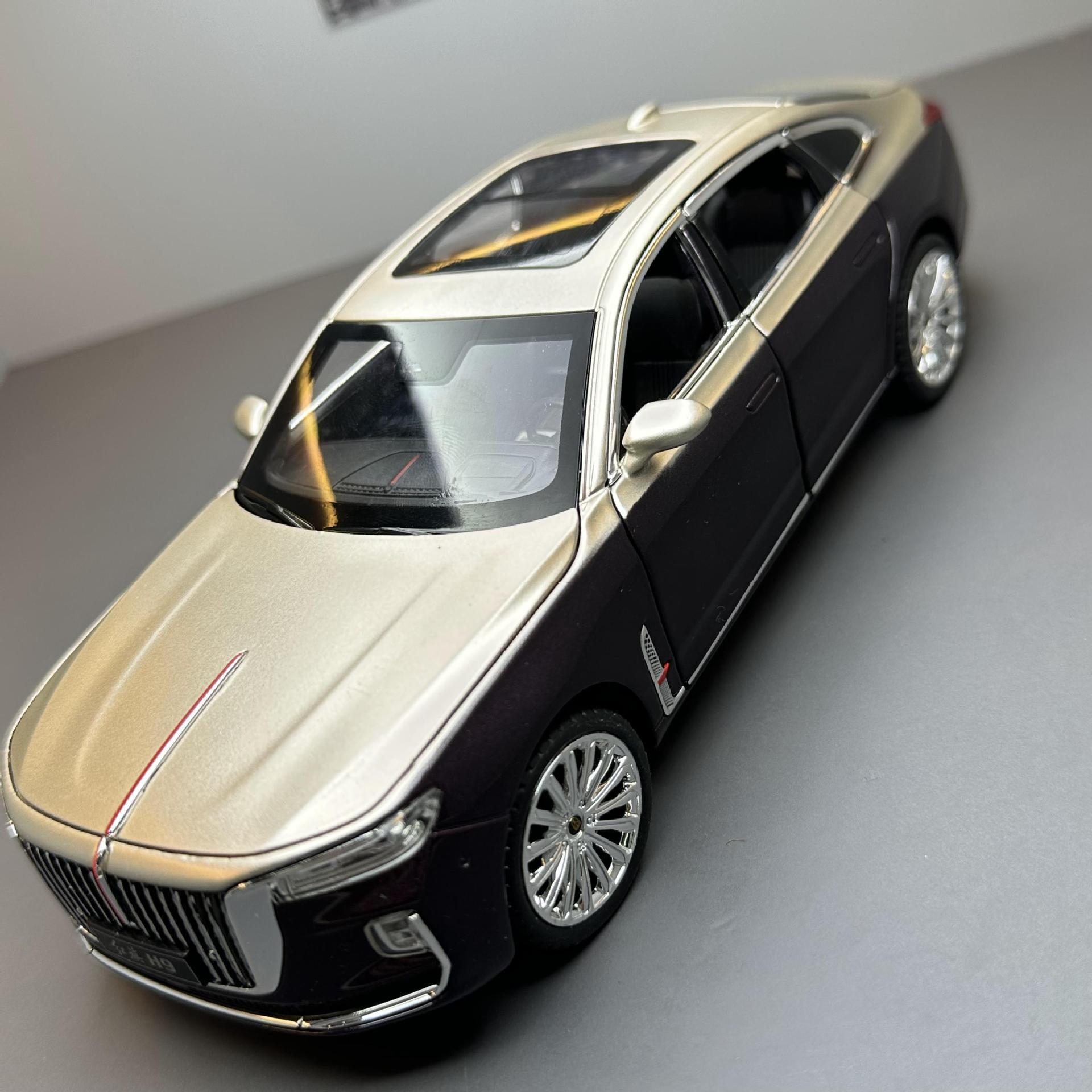 Coche de aleación coche modelo 1:24 ajedrez rojo H9 sonido y luz Tire hacia atrás niño juguete coche modelo decoración soporte caja colección