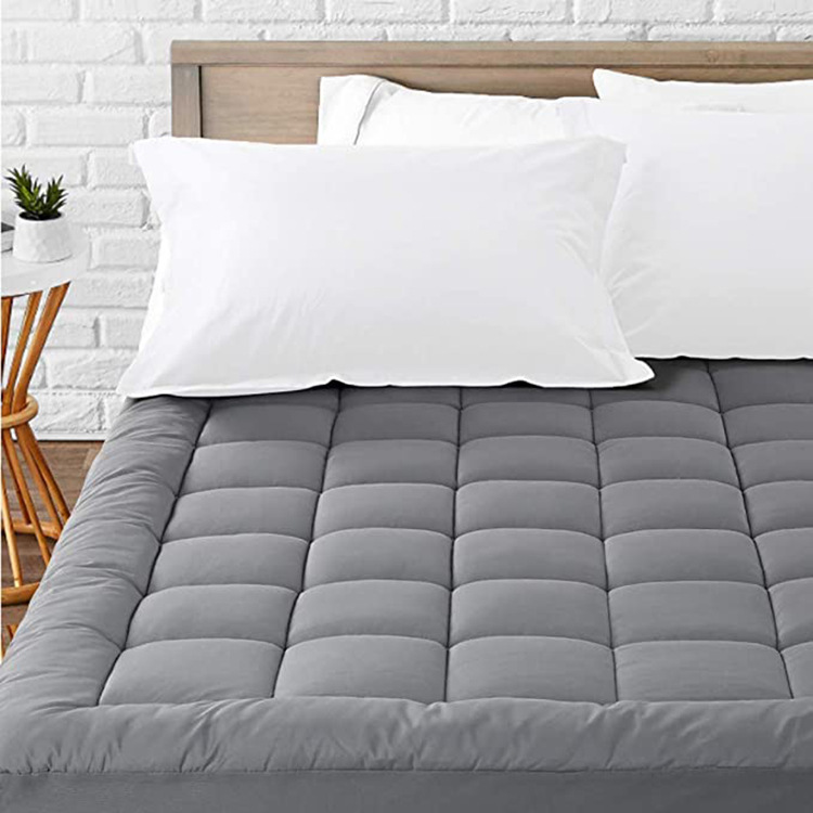 Suministro directo de fábrica cepillado tela cama Cubierta acolchada suave cama cojín cubierta protectora algodón con falda de la cama colchón pad