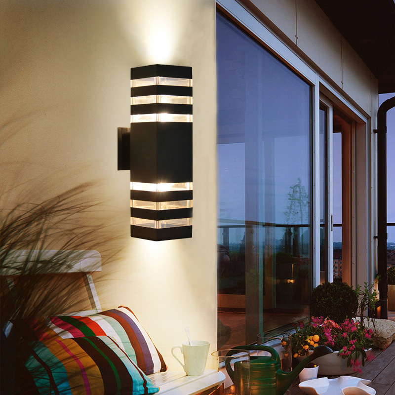 Travel wall sconce for gazebo