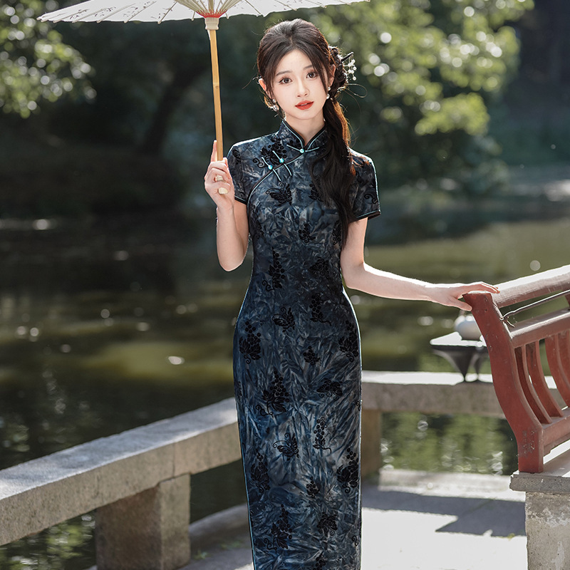 国风2026夏秋新款改良绒旗袍新中式大码长款婚宴礼妈妈演出代批发