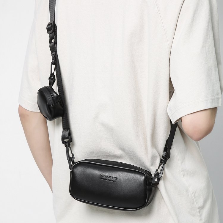 Small shoulder bag for men 2023 new Harajuku style ins light casual small square bag street simple shoulder mobile phone bag
