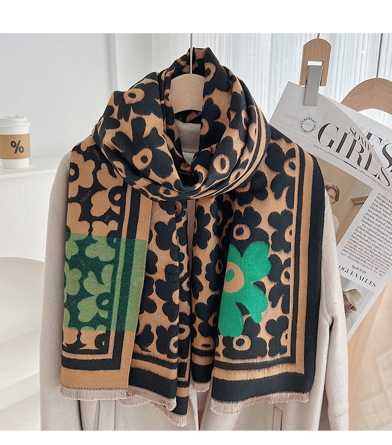 Women's Simple Style Commute Color Block Viscose Fiber Printing Scarf display picture 1