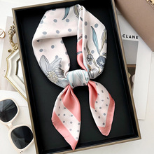 新款波点花卉围巾女春夏季薄款丝巾时尚气质小方巾护颈百搭小领巾