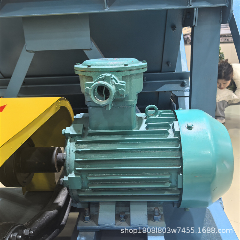 往复式给煤机电机.jpg