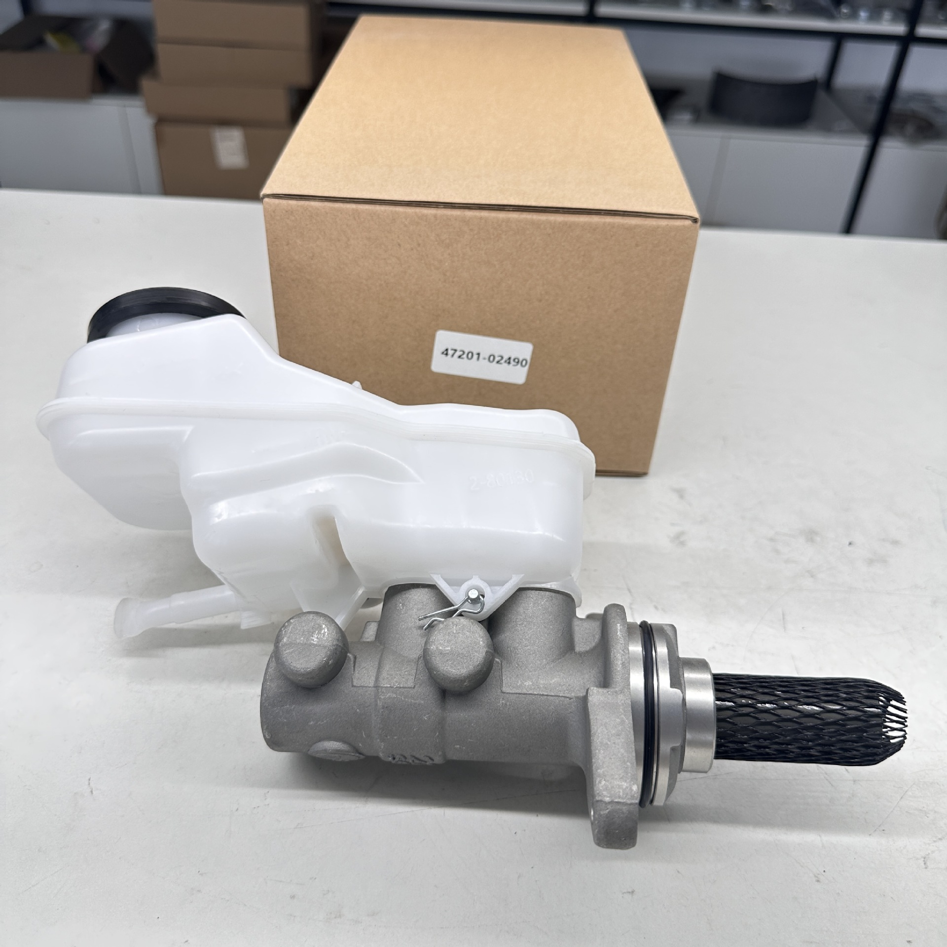 Suitable for Toyota Corolla Brake Master Cylinder 47201-02490 4720102490