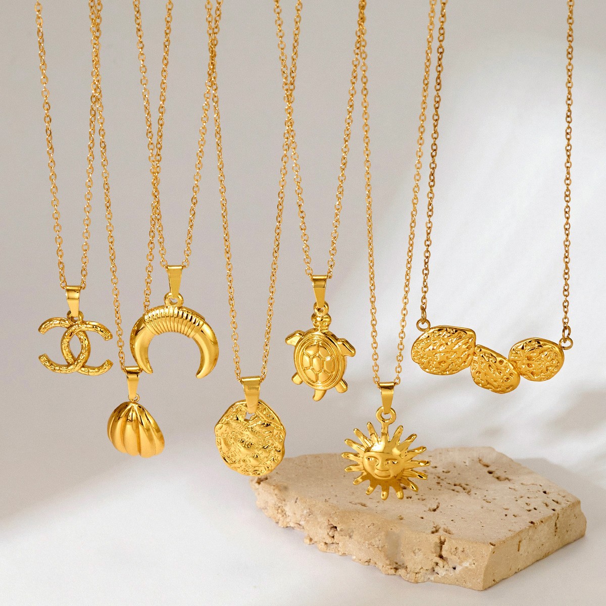 跨境方形时尚设计感304不锈钢吊坠18k炉内真金电镀不掉色钛钢项链