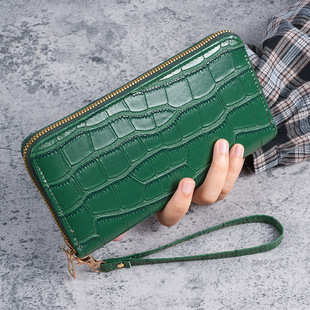 Factory wholesale cross-border new crocodile pattern Joker style hand bag card bag multi-functional zipper bag high-end hundred