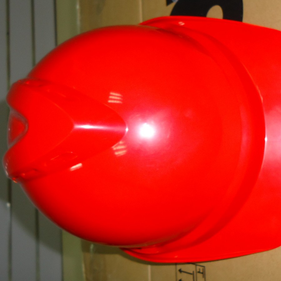 豪华型安全帽 ABS材质 带透气孔 经典V字型 美观大方