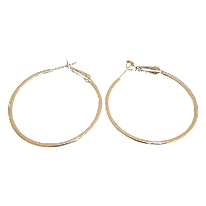 Aguja de plata minimalista redondo liso pendientes nicho estilo frío pendientes elegantes de Cercanías de alta calidad pendientes de moda al por mayor