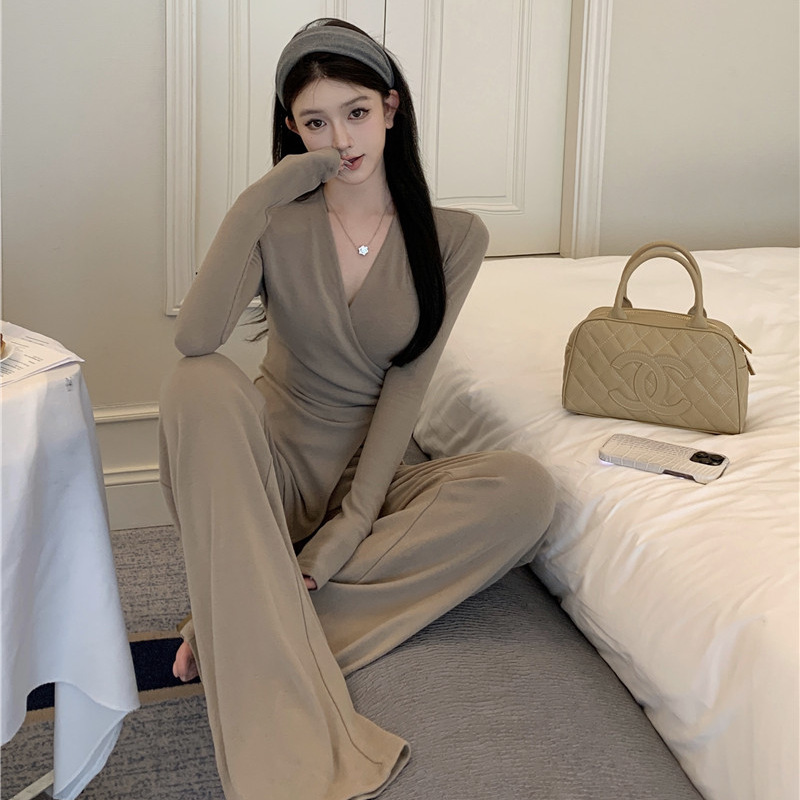 Casual Suit with Irregular Slim Fit, Cross V-Neck, Long Sleeves, Derong Women's Autumn Outfit, Micro-Flared Wide-Leg Pants Two-Piece Set Casual Suit with Irregular Slim Fit, Cross V-Neck, Long Sleeves, Derong Women's Autumn Outfit, Micro-Flared Wide-Leg Pants Two-Piece Set