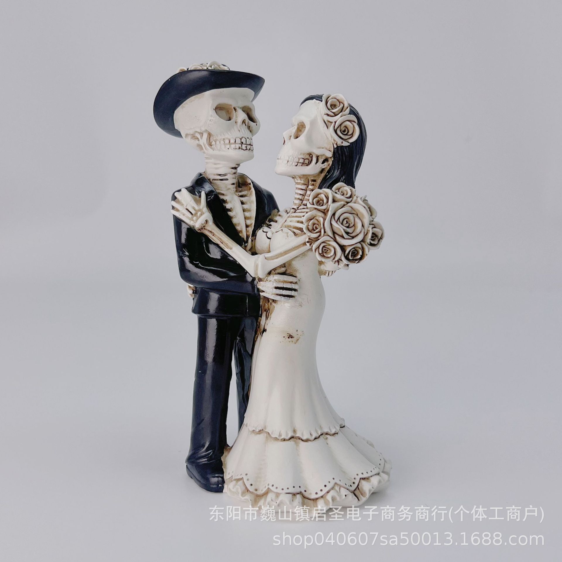 Retro nuevos productos de Halloween esqueletos parejas de resina adornos de escritorio para el hogar entrada jardín y otros regalos decorativos