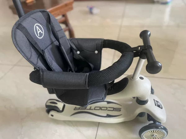 Six-in-one safety seat with color remarks and free gift pack