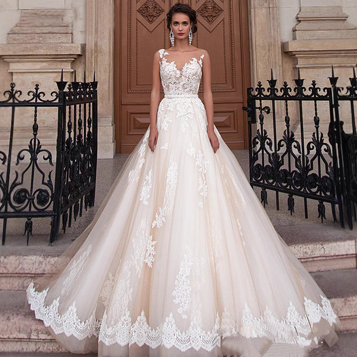 Purchased Export Wedding Dress 2025 New Bridal Bag Shoulder Waist Slimming Look Lace Tail Large Size Wedding Dress