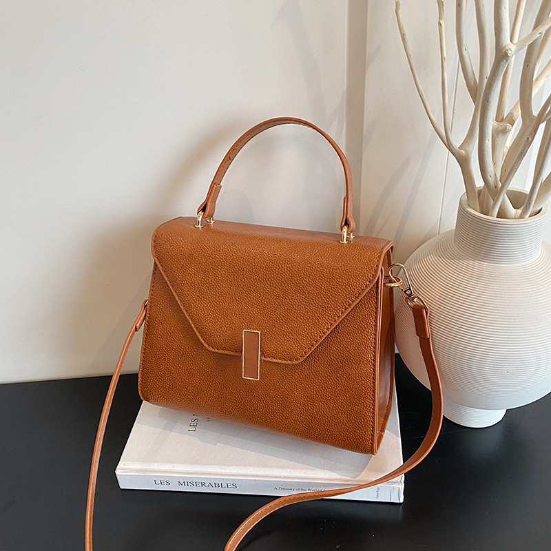 Elegant Textured Women Handbag Versatile Winter Shoulder Bag_voghion.com