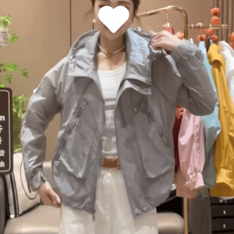 밝은 회색