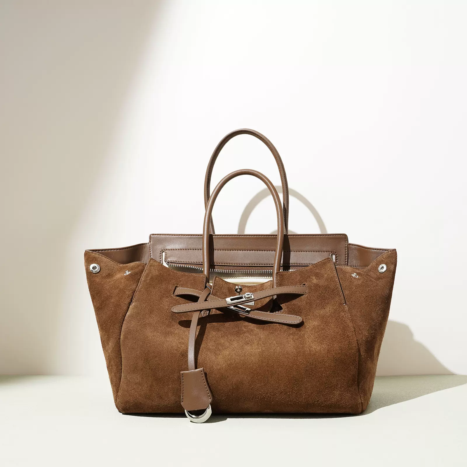 2025春夏新款手提包小众设计大容量真皮单肩斜挎包女通勤百搭女包