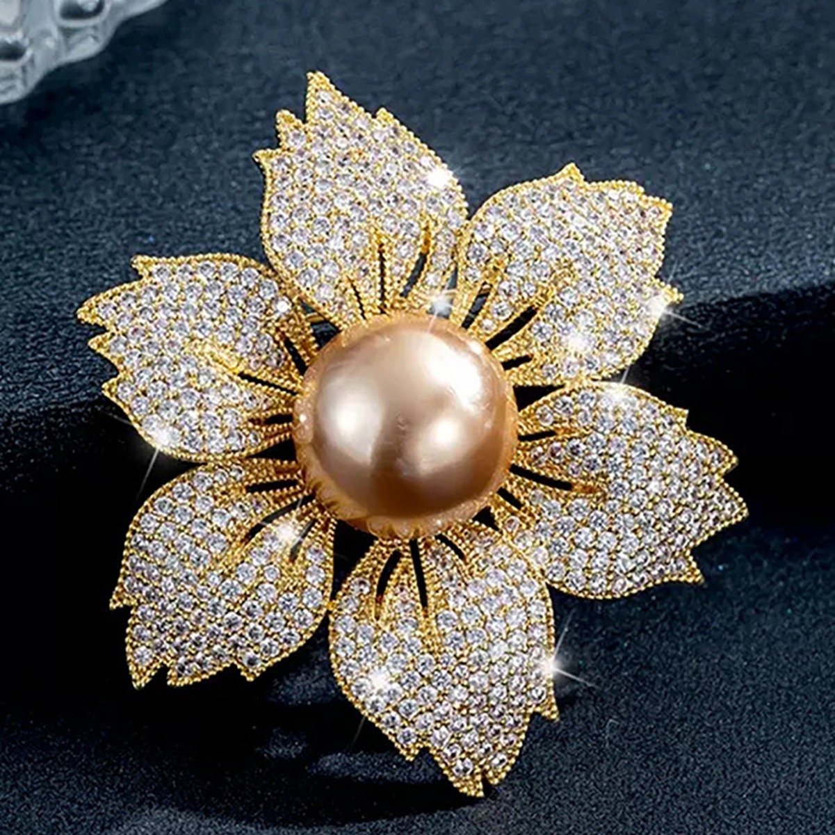 Simple elegante Bauhinia broche perla traje de las mujeres ramillete completo diamante flor cardigan accesorios PIN image 3