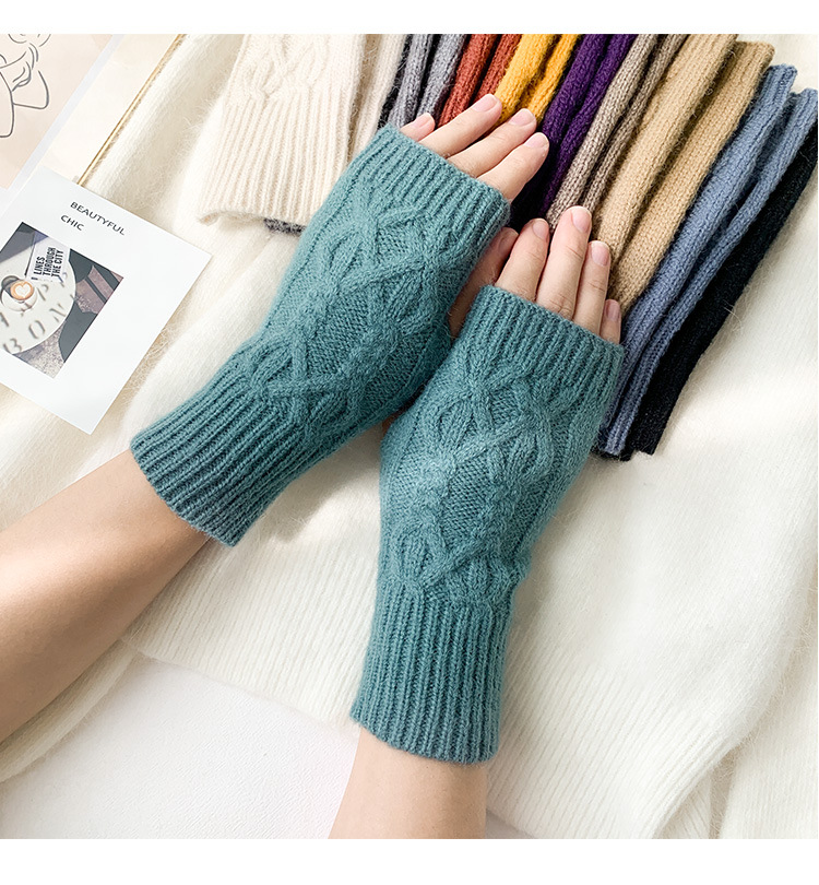 Unisex Sweet Simple Style Solid Color Gloves 1 Pair display picture 25