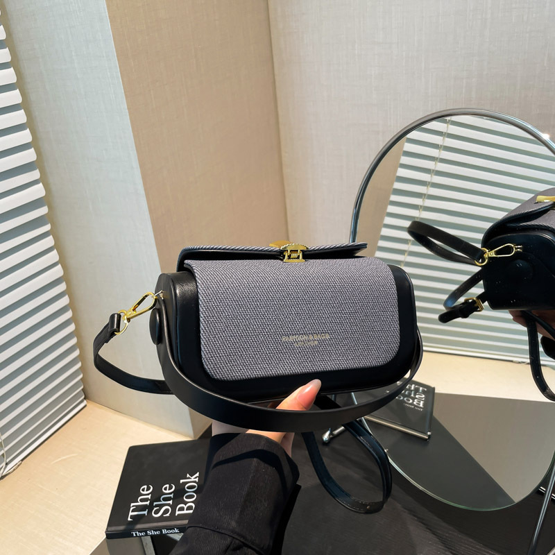 Bolsos de moda transfronterizos para mujer 2025 verano nuevo bolso cuadrado pequeño a juego de colores simple y casual bolso de mensajero de alta calidad