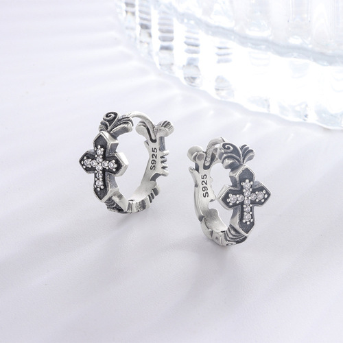 S925 sterling silver retro full diamond cross earrings for men and women, a pair of versatile ear buckles, street cool and handsome style, no need to remove earrings