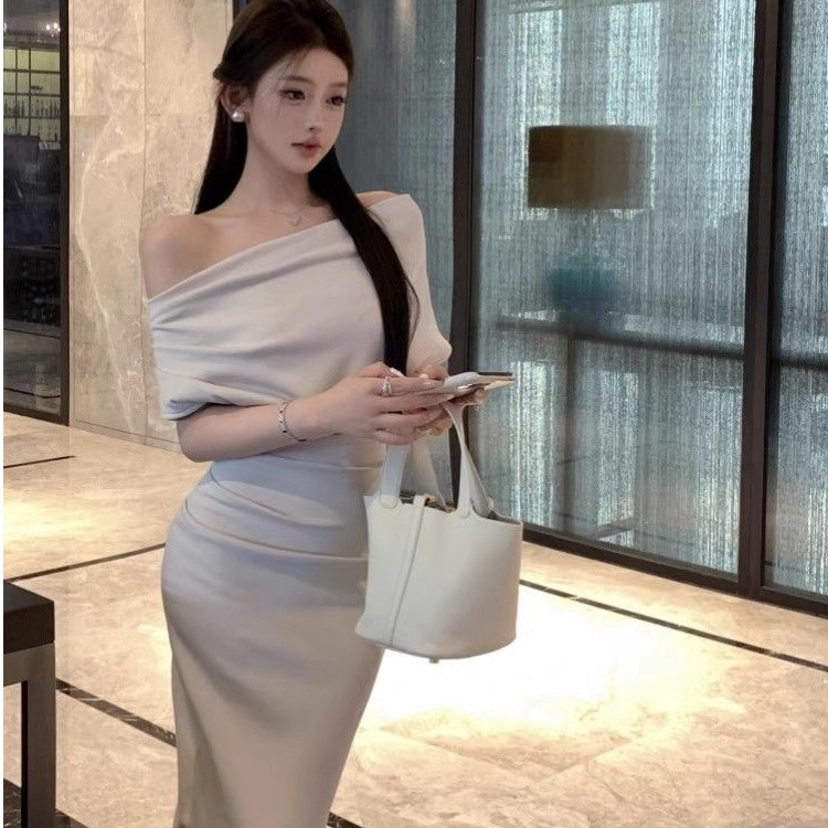 Sexy Temperament, Slanted Shoulder Short-Sleeved Dress for Women, Summer Slim-Fitting One-Shoulder Long Skirt, Figure-Showing Waist and Hip-Hugging Skirt