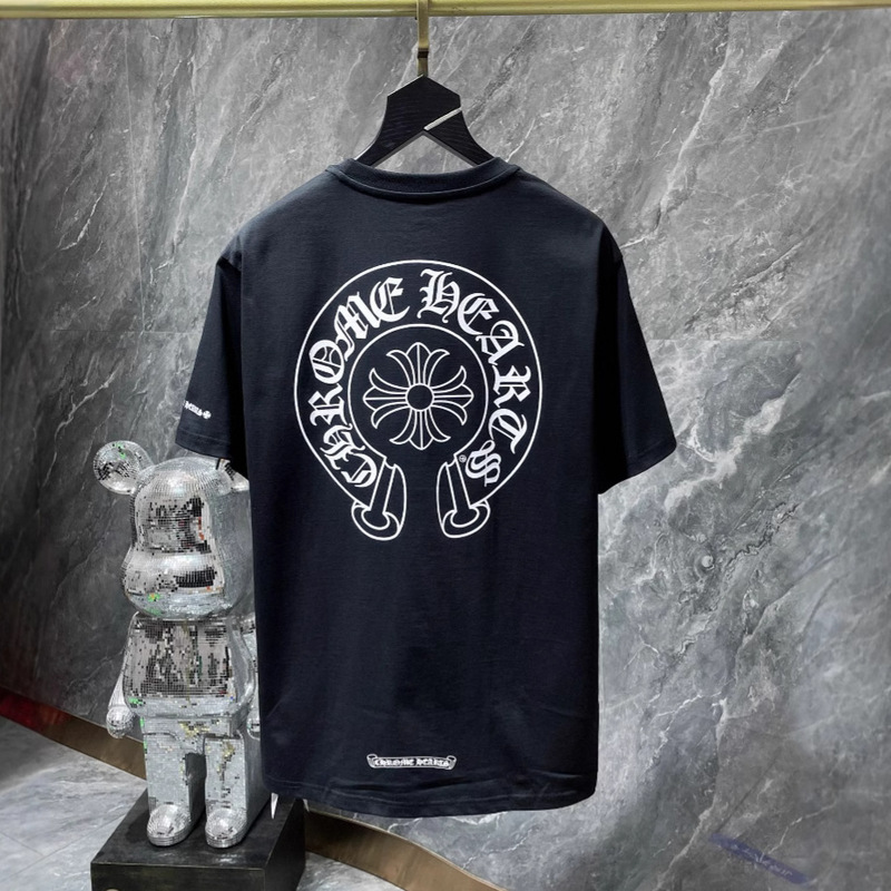 High Version Ss25 New Ch Crow Classic Big Horseshoe Cross Flower Sanskrit Men and Women Same Style Short-Sleeved T-Shirt Batch High Version Ss25 New Ch Crow Classic Big Horseshoe Cross Flower Sanskrit Men and Women Same Style Short-Sleeved T-Shirt Batch