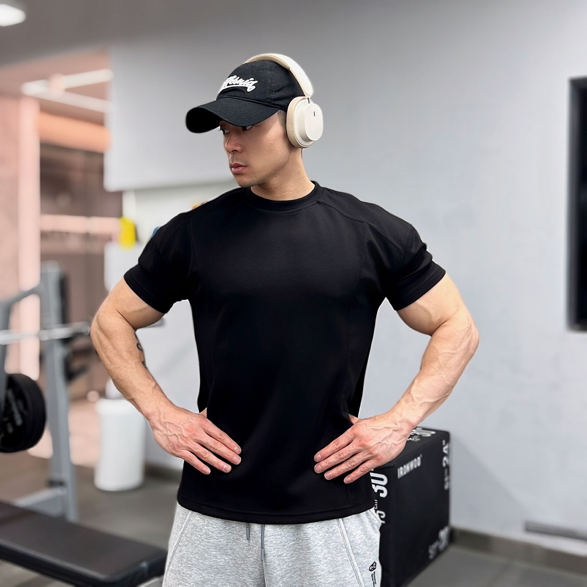 High quality Autumn men long sleeved T-shirt Fashion sport Round Collar fitness running mesh Breathability Training t-shirt men