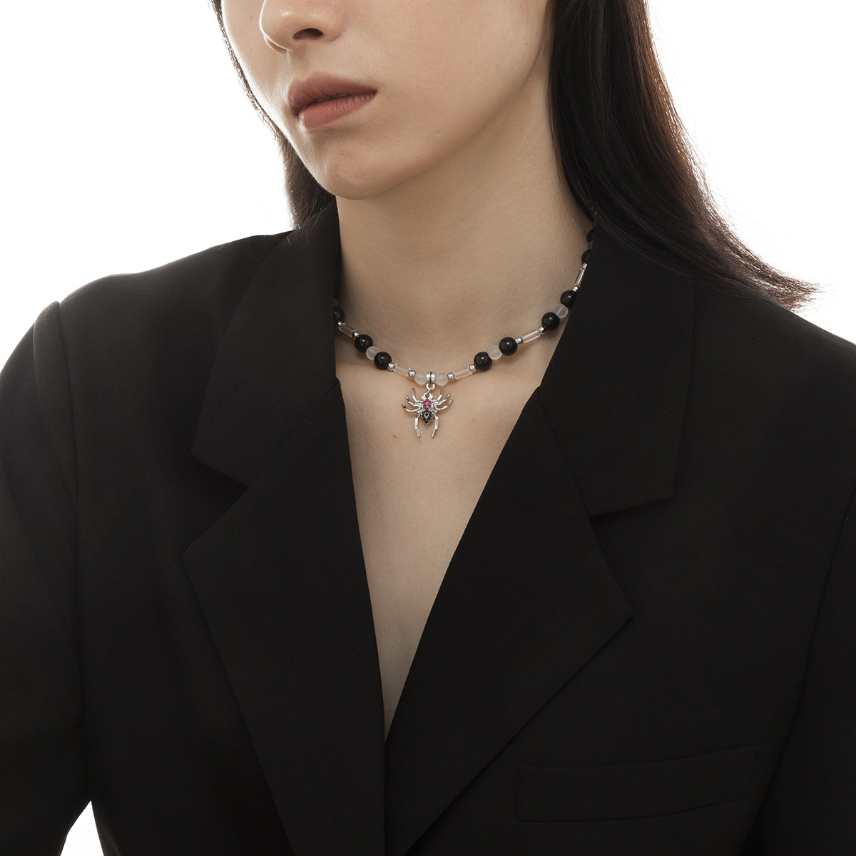 Korean Niche Design Sense Hip-hop Personality Diamond-studded Spider Necklace Wholesale display picture 4