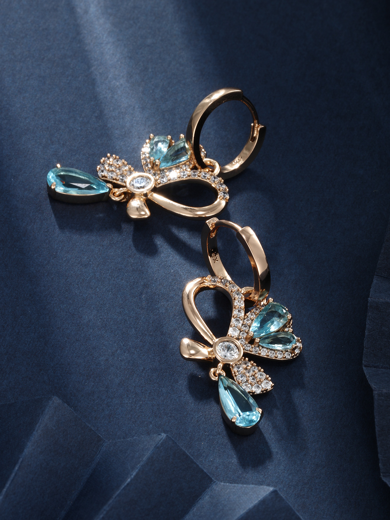 Xuking bowknot pendientes encantadores diseño nicho femenino de alto grado de lujo ligero estilo dulce hebilla del oído 2023 nueva moda