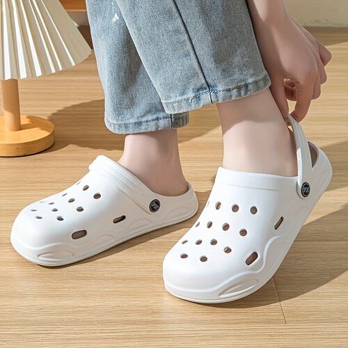 2026 Autumn/Winter New Arrival: European and American-Style Summer Black and White Cutout Shoes—A Cool and Affordable Choice